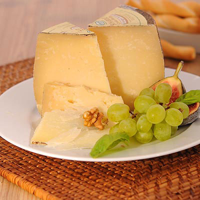Pecorino susardo crosta fiorita Ein Pecorino Sardo mit kräftigem Aroma.