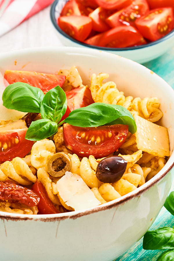 italiensicher-Nudelsalat-mit Pesto