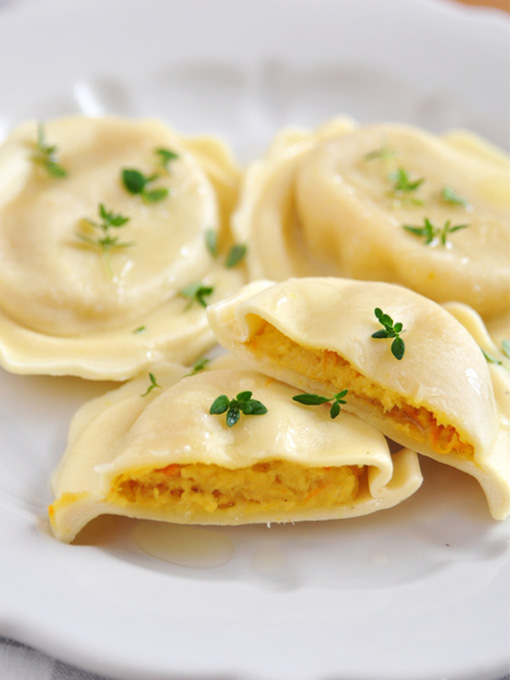 Kürbisravioli angerichtet