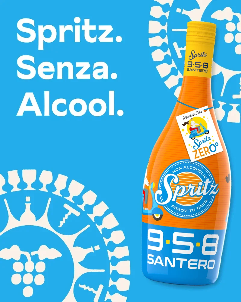 Alkoholfreier Spritz – Flasche im Hintergrund