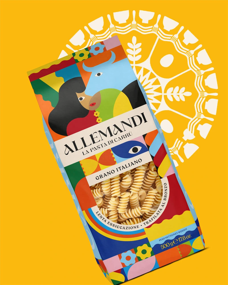 Fusilli - Premiumpasta – mit passenden Accessoires arrangiert