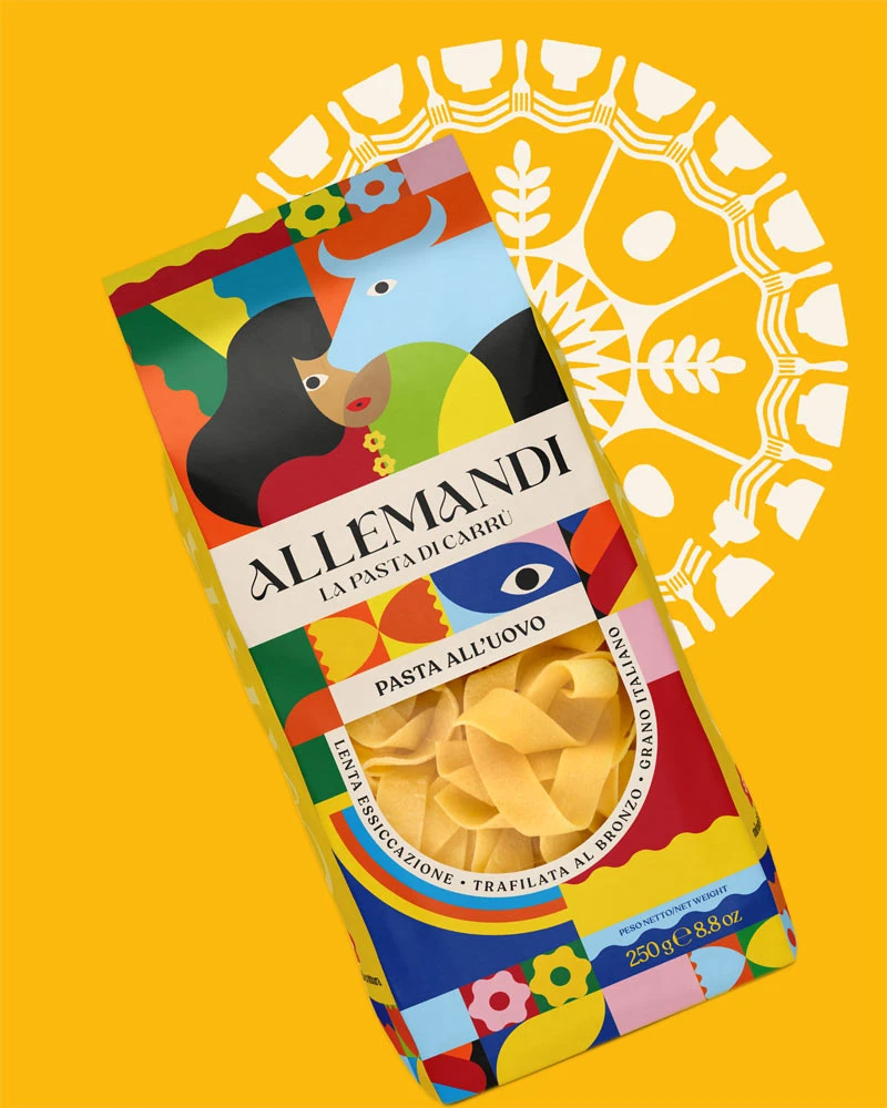 Pappardelle - Premiumpasta mit Ei – mit passenden Accessoires arrangiert