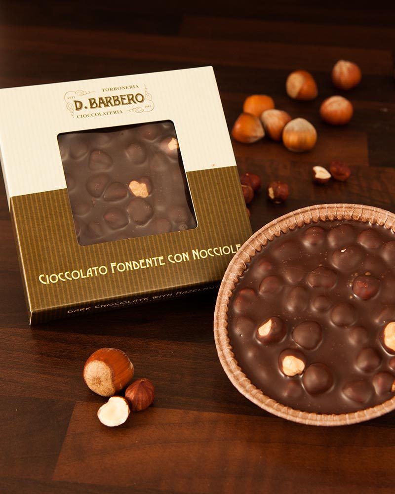 Cioccolato fondente con nocciole – mit Schokoladenstücken