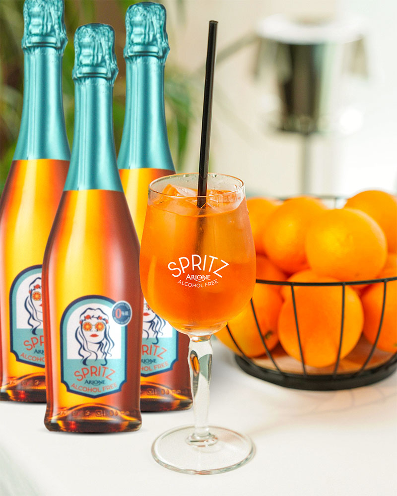 Spritz - apéritif sans alcool Arione Alkoholfreier Spritz - 3er Sparset – ansprechend in Szene gesetzt