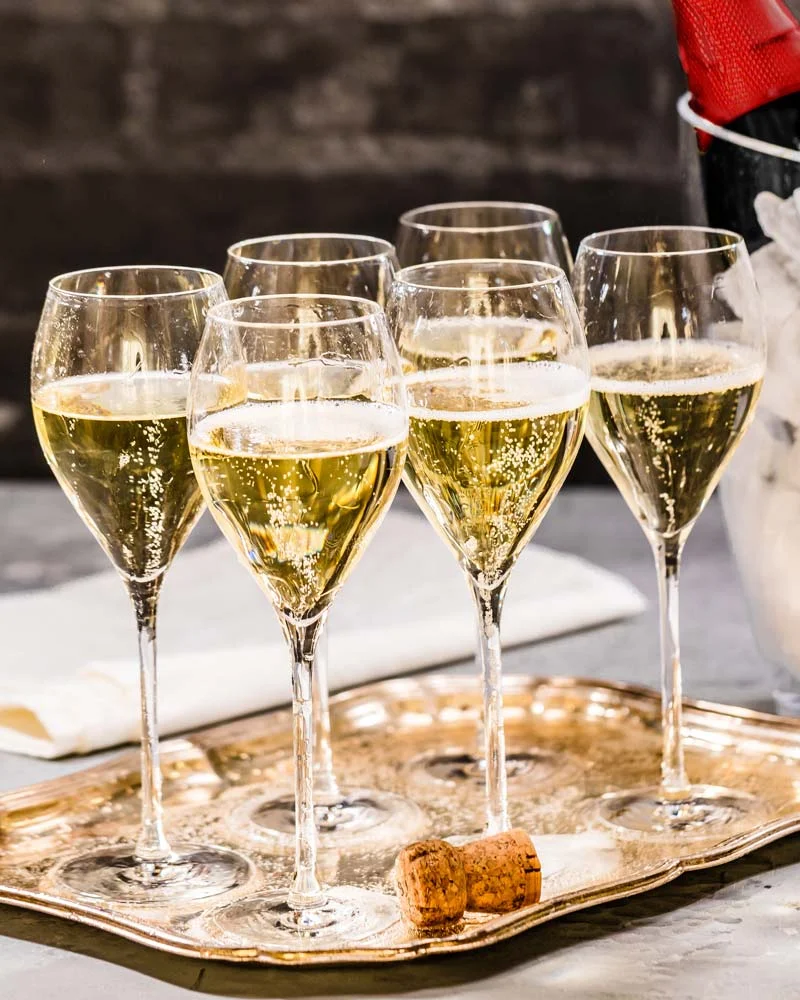 Amistà Prosecco DOC Treviso Extra Dry – Birne als Dekoration