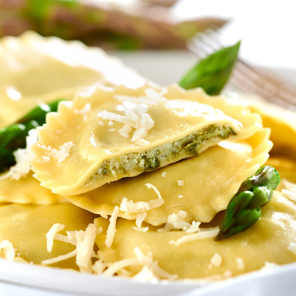 Medaglioni mit grünem Spargel 