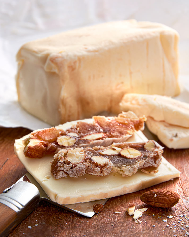 Panforte - Früchtebrot zu Käse – frisches Brot im Bild