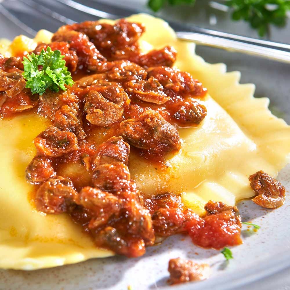 Tomatensoße mit Venusmuscheln – mit Gläsern ergänzt