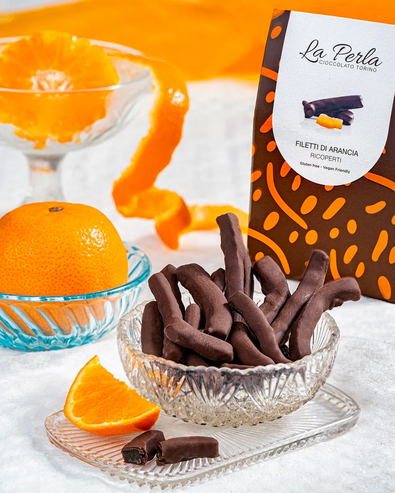 Ecorces d'orange confites au chocolat Kandierte Orangenschalen in Schokolade – ansprechend in Szene gesetzt