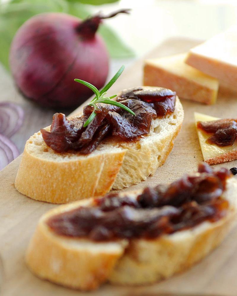 Oignons rouges caramélisés pour fromage ou viande Tropea-Zwiebeln - karamellisiert
