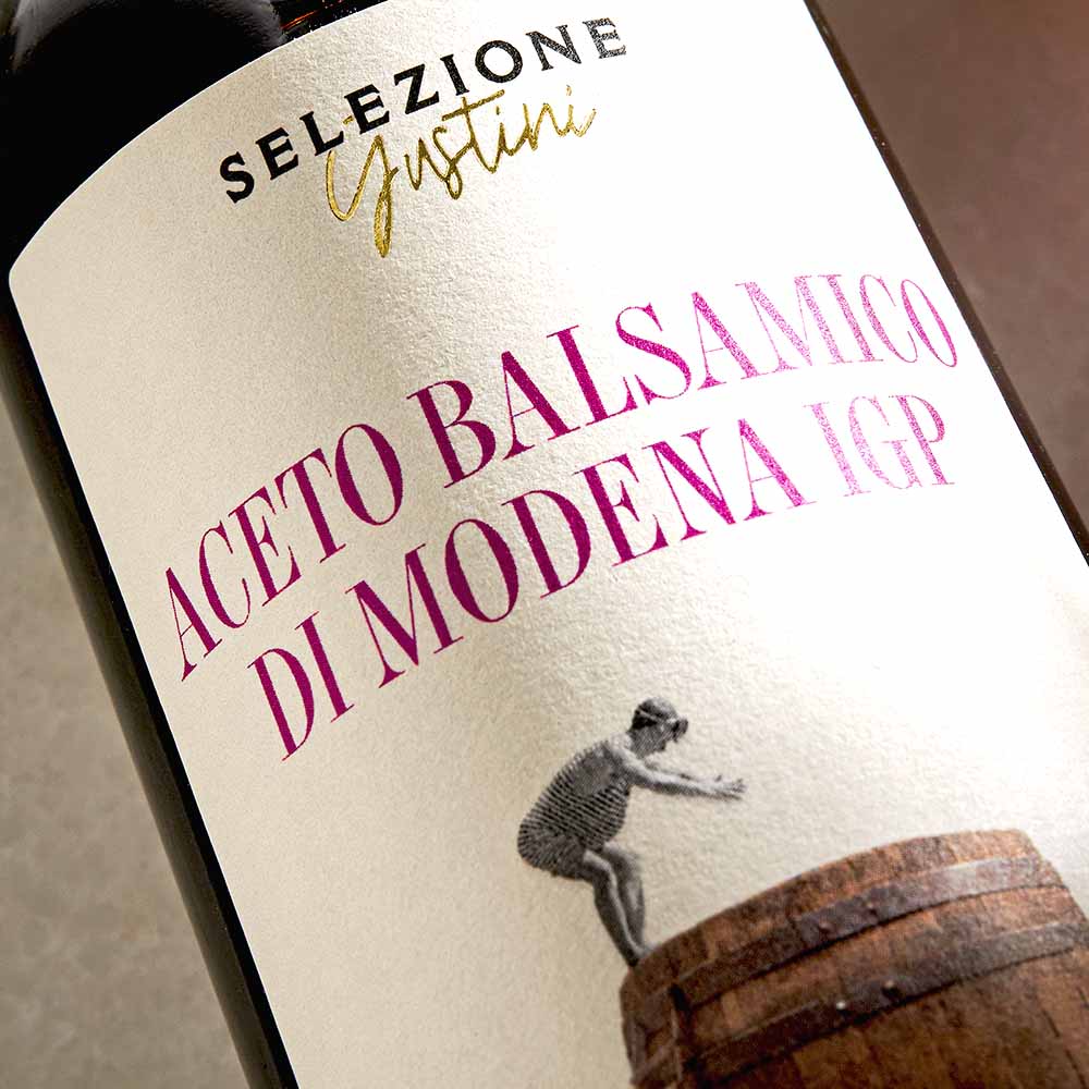 Aceto Balsamico di Modena IGP – mit passenden Accessoires arrangiert